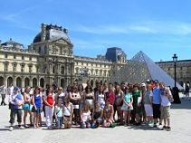 Students at Pei Pyramid Paris Maths school trips